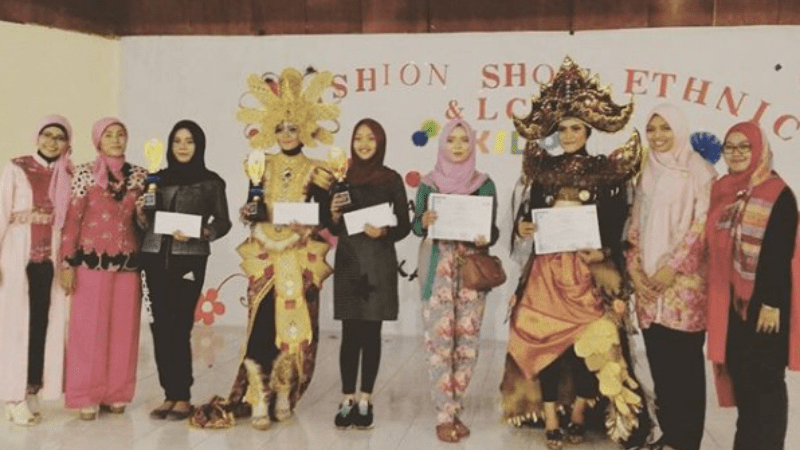 Fashion Show dan LCC sebagai Kegiatan Penyalur Kreatifitas Mahasiswa Baru